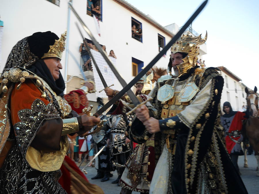 Fotos del día grande de la fiesta con el entramoro en Aras de los Olmos