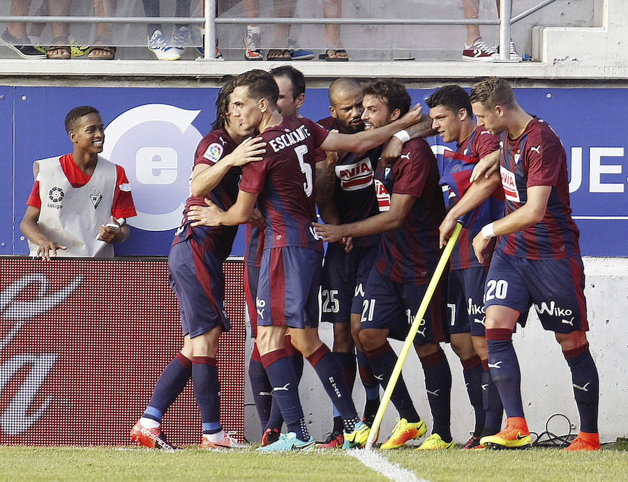 Fotos del partido Eibar-Valencia en Ipurua