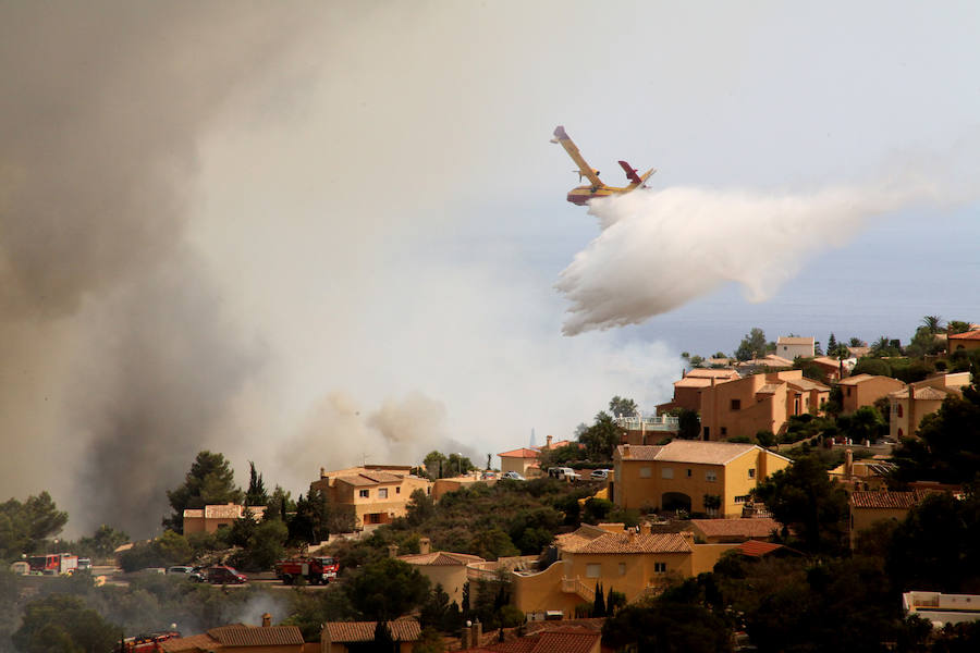 Fotos del incendio de la Granadella, en Xàbia y Benitatxell