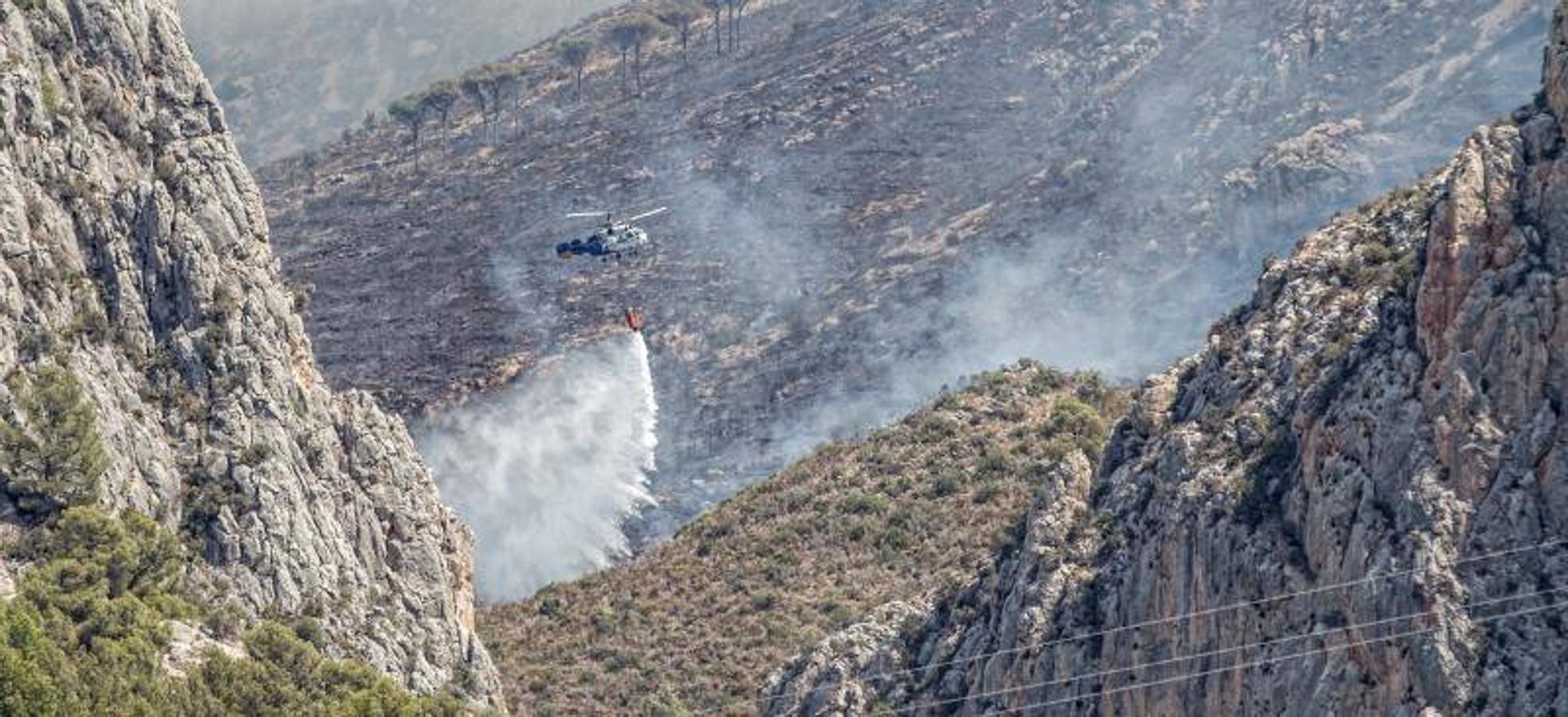 El fuego amenaza la sierra de Bernia