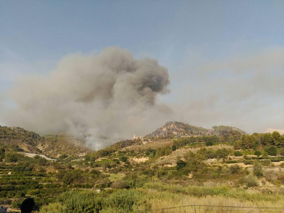 El fuego amenaza la sierra de Bernia