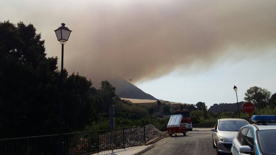 Fotos del incendio forestal en Bolulla