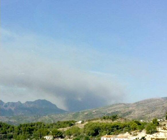 Fotos del incendio forestal en Bolulla