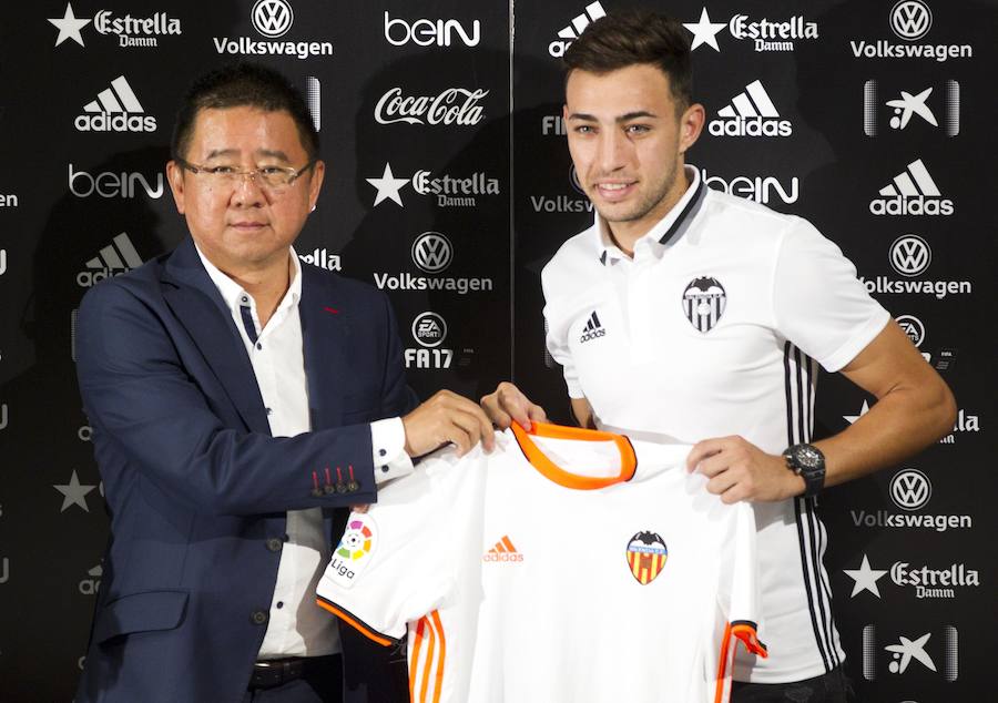 Presentación de Munir, nuevo jugador del Valencia CF