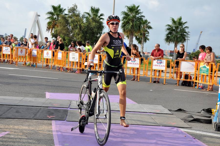 Fotos del triatlón en la Marina Real (domingo 11 de septiembre)