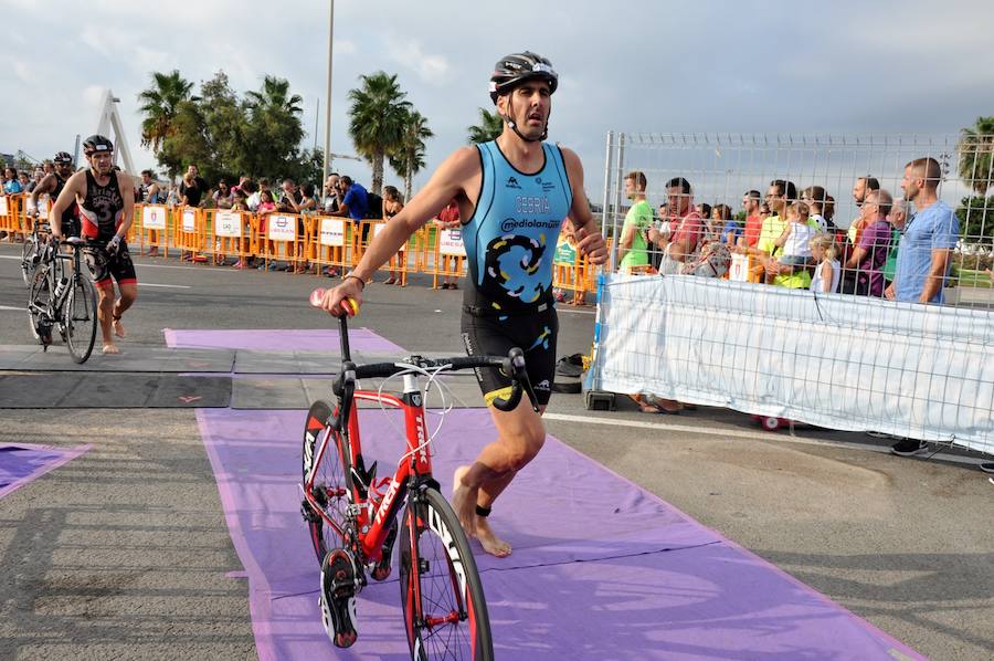 Fotos del triatlón en la Marina Real (domingo 11 de septiembre)