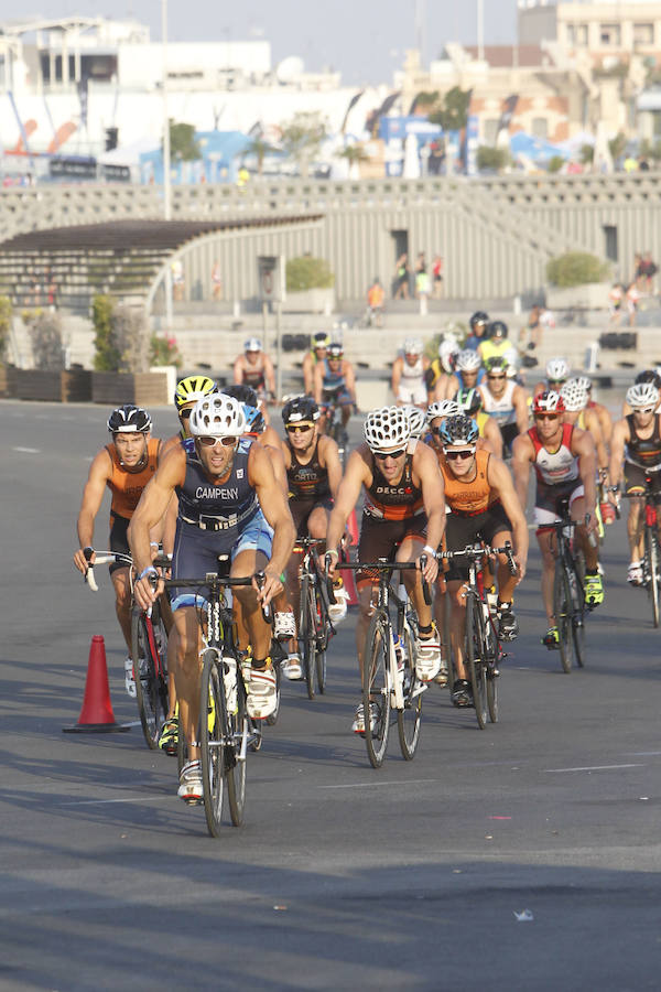 Fotos del triatlón en la Marina Real (domingo 11 de septiembre)