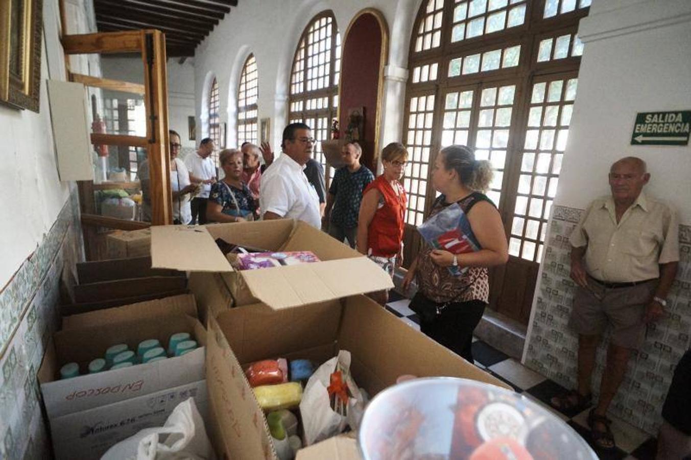 Cruz Roja, La Chumbera y Cáritas recogen el material escolar de la campaña solidaria