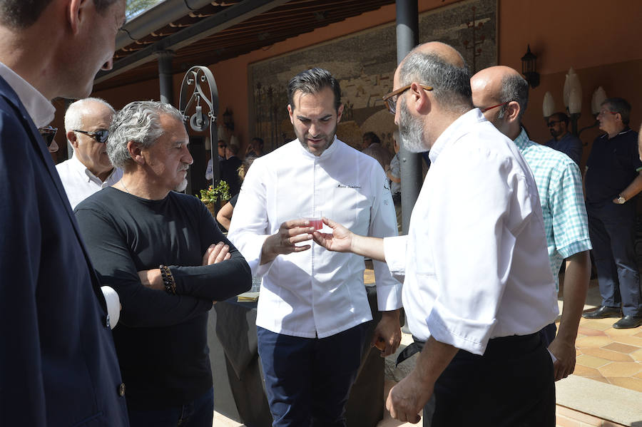 Corte de la granada mollar por el chef Mario Sandoval