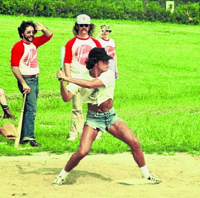 Listo para batear en un partido informa del béisbol