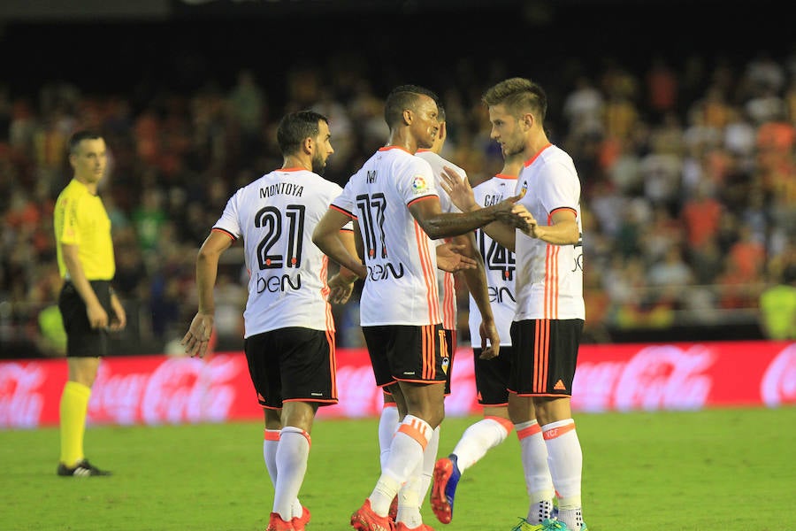 Las fotos de la victoria del Valencia ante el Alavés por 2-1