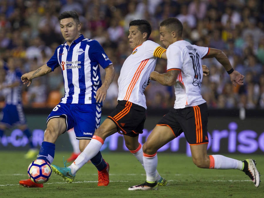 Las fotos de la victoria del Valencia ante el Alavés por 2-1