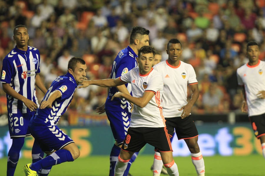 Las fotos de la victoria del Valencia ante el Alavés por 2-1