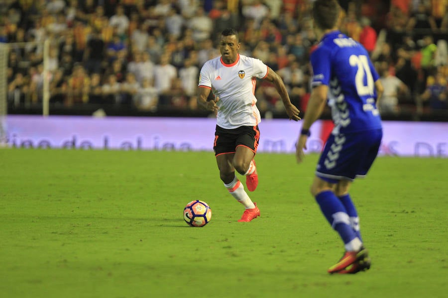 Las fotos de la victoria del Valencia ante el Alavés por 2-1