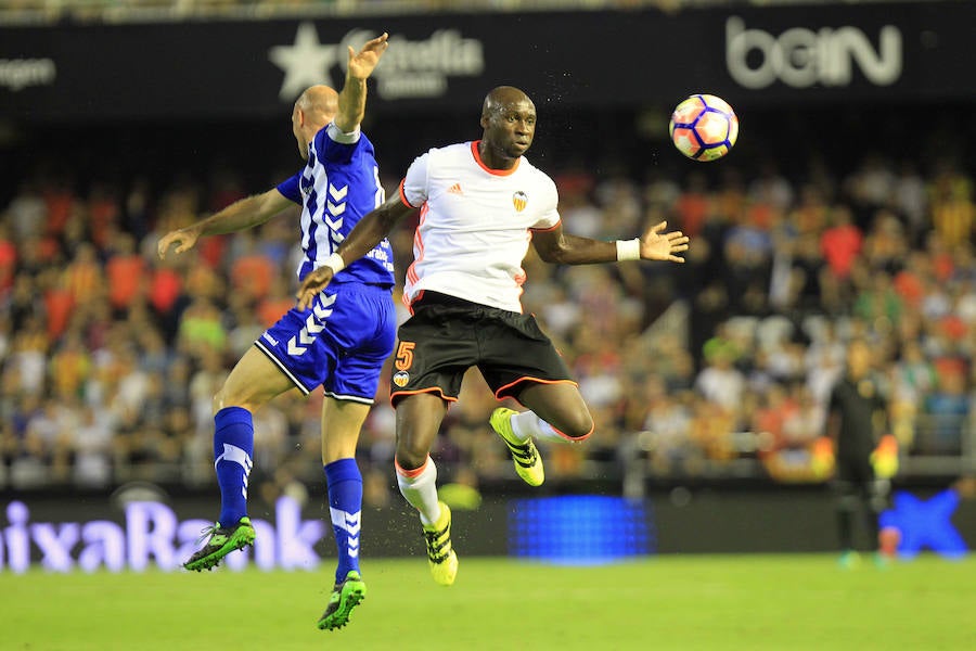 Las fotos de la victoria del Valencia ante el Alavés por 2-1