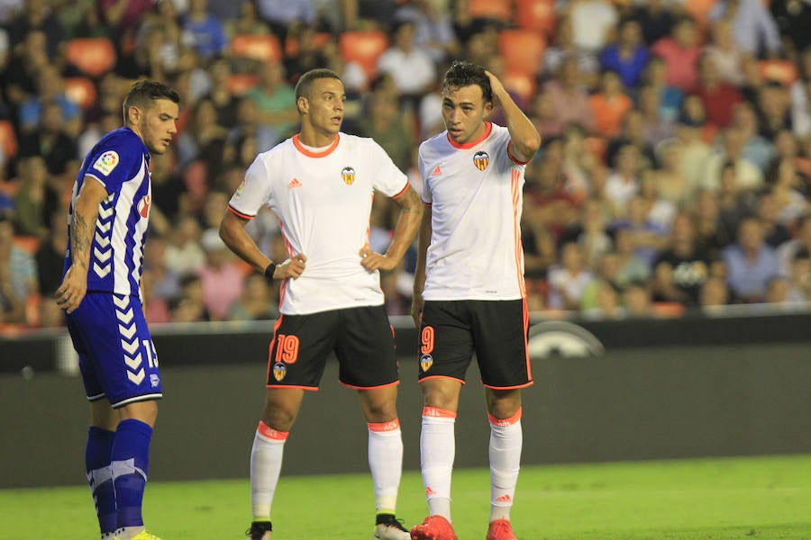 Las fotos de la victoria del Valencia ante el Alavés por 2-1