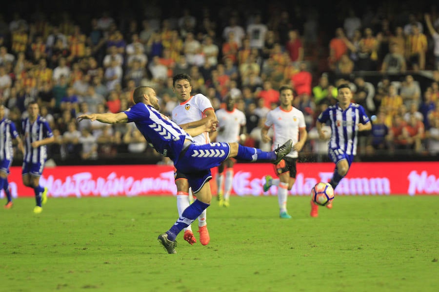 Las fotos de la victoria del Valencia ante el Alavés por 2-1