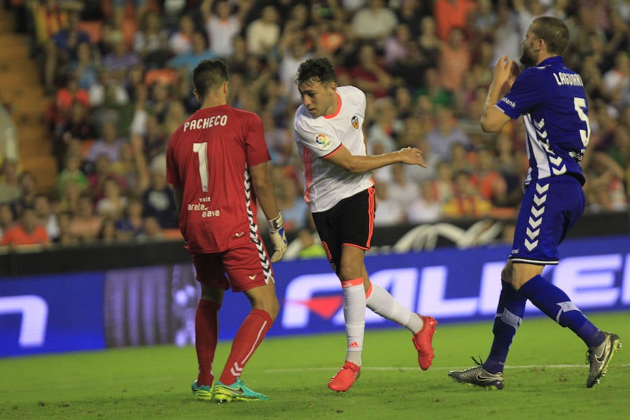 Las fotos de la victoria del Valencia ante el Alavés por 2-1