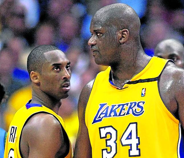 Shaquille O'Neal y Kobe Bryant. 