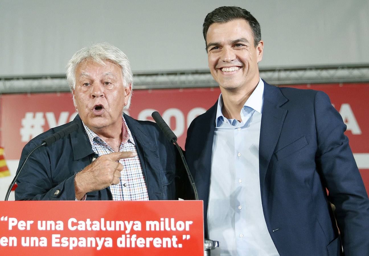 Felipe González, junto a Sánchez durante un acto electoral para las últimas elecciones catalanas.