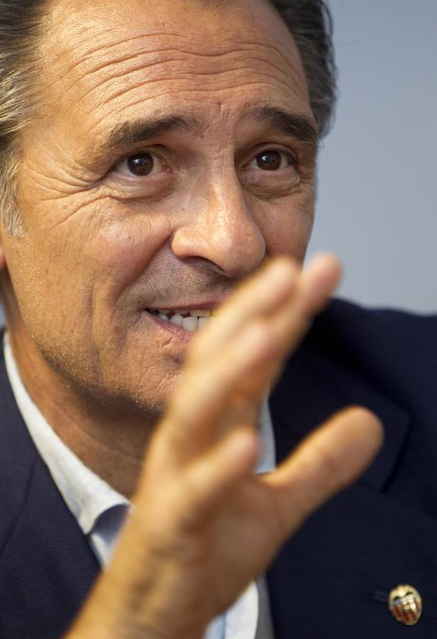 Las imágenes de la entrevista a Cesare Prandelli en Las Provincias