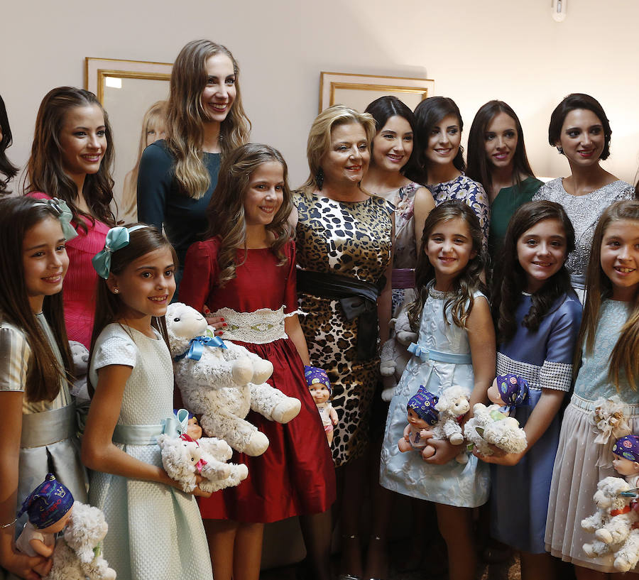 Fotos de Raquel Alario y Clara Parejo, falleras mayores de Valencia 2017