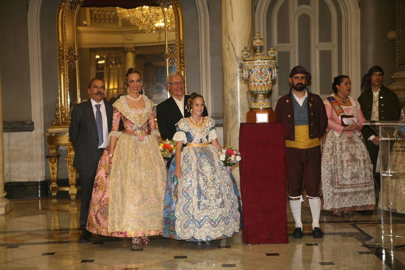 Fotos de la proclamación de Raquel Alario y Clara Parejo como falleras mayores de Valencia 2017