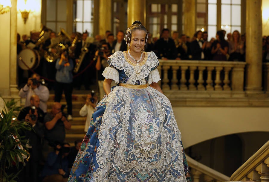 Fotos de la proclamación de Raquel Alario y Clara Parejo como falleras mayores de Valencia 2017