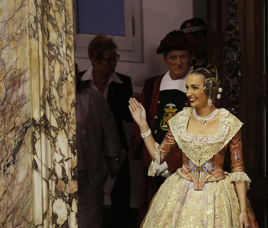 Fotos de la proclamación de Raquel Alario y Clara Parejo como falleras mayores de Valencia 2017