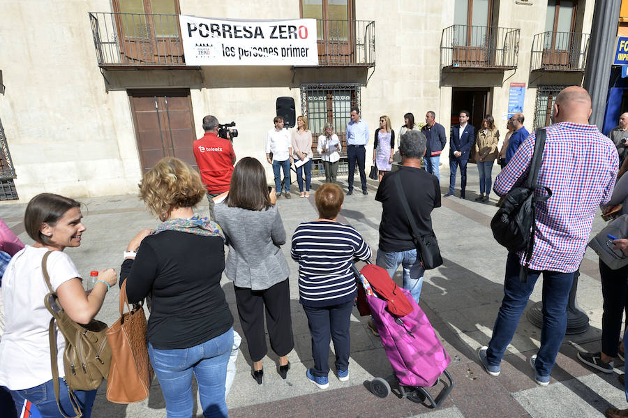 Lectura del manifiesto por la &#039;Pobreza cero&#039;