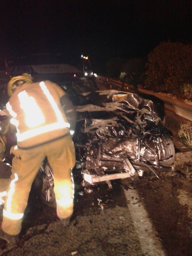 Una mujer muerta y un herido al chocar frontalmente en la carretera de acceso a Dénia