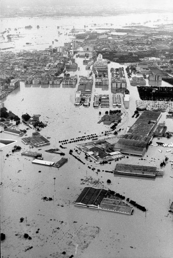 Fotos de la pantanada de Tous de 1982