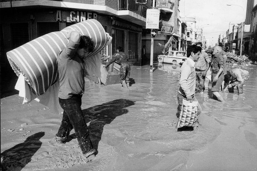 Fotos de la pantanada de Tous de 1982
