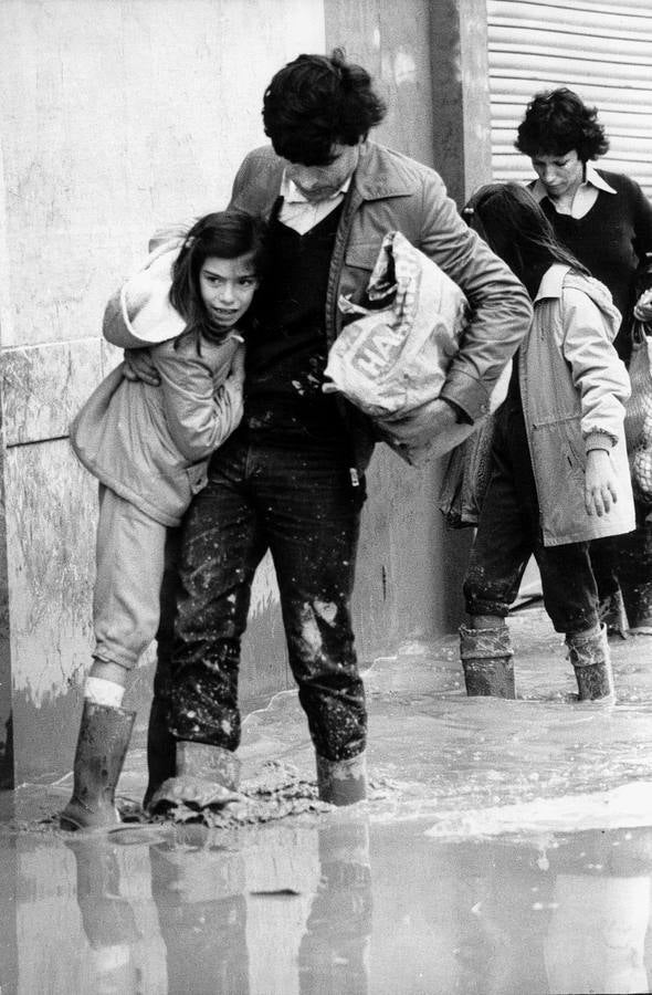 Fotos de la pantanada de Tous de 1982