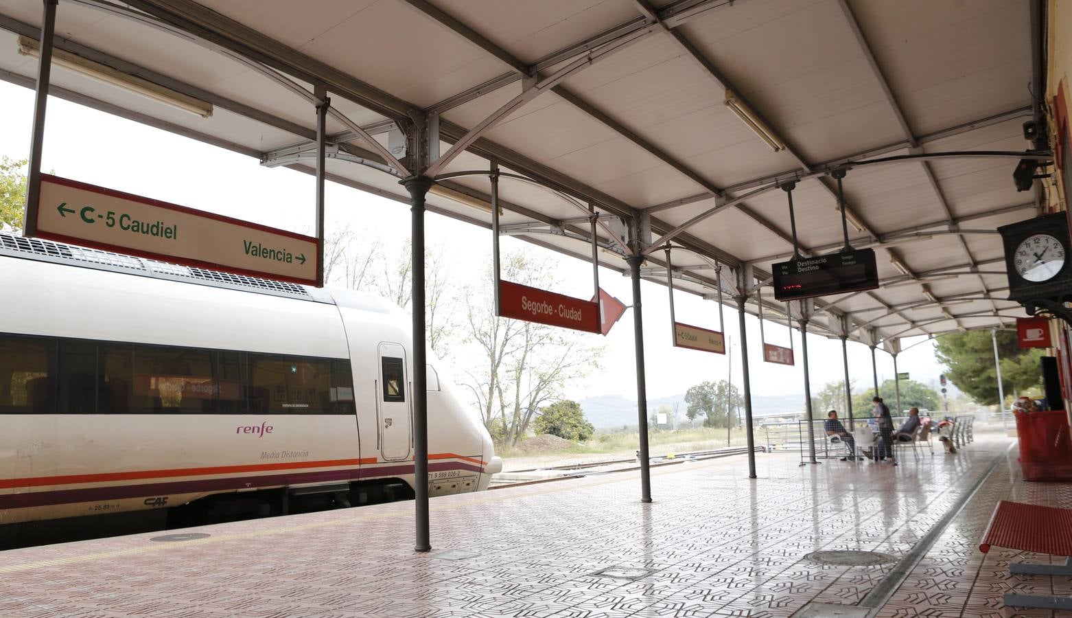 Fotos de la línea de tren Valencia-Zaragoza