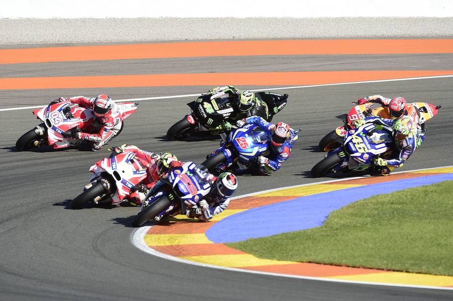 Las mejores imágenes de la carrera de MotoGP en Valencia