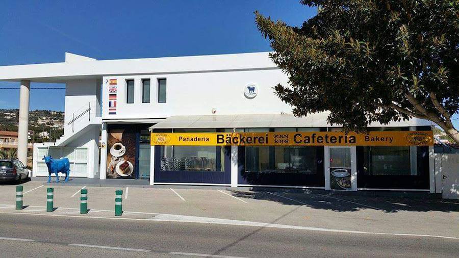 Vaca azul robada de una panaderia en Benissa