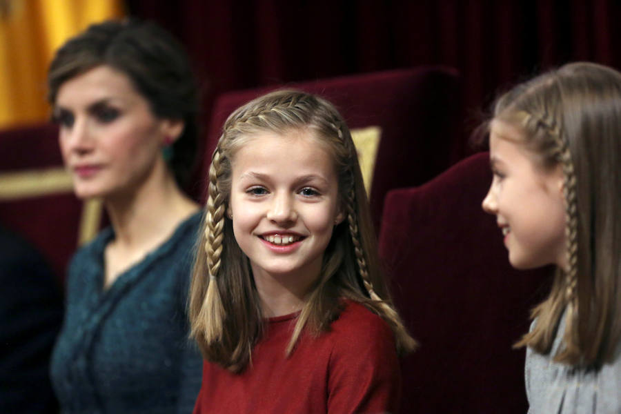 Fotos de Leonor y Sofía, protagonistas en el Congreso