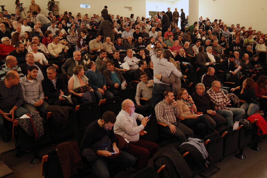 Fotos de la asamblea de los presidentes de fallas