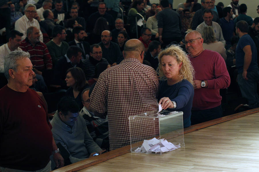 Fotos de la asamblea de los presidentes de fallas