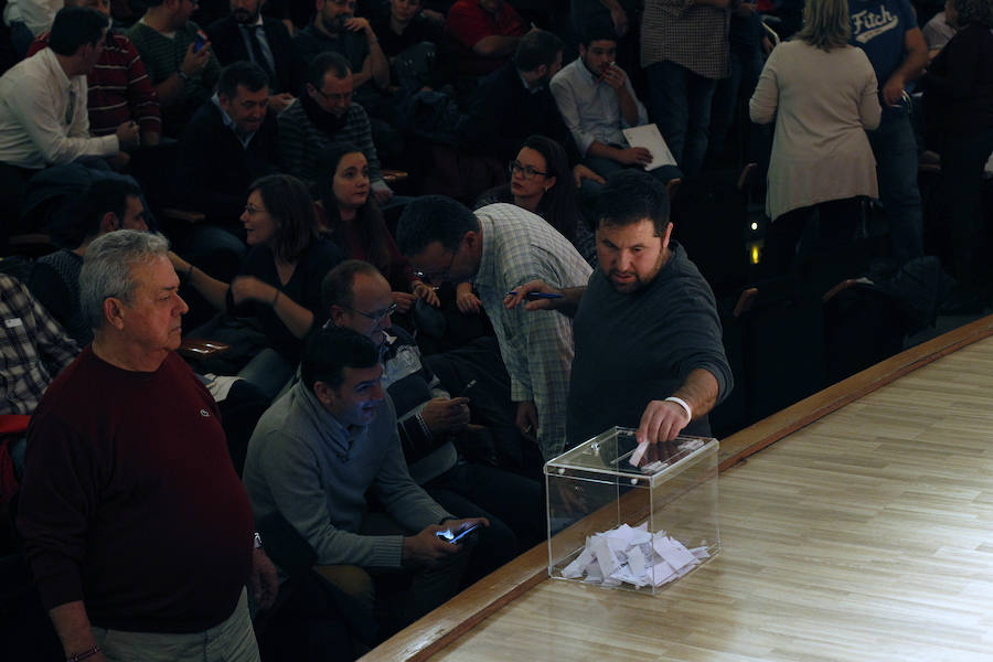 Fotos de la asamblea de los presidentes de fallas