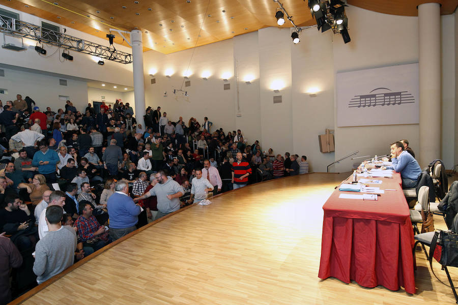 Fotos de la asamblea de los presidentes de fallas