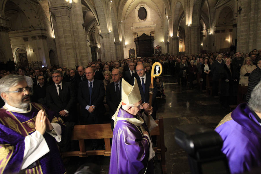 Fotos de la misa por Rita Barberá en la Catedral de Valencia