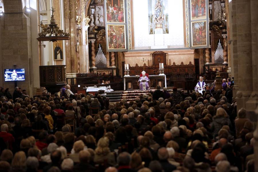 Fotos de la misa por Rita Barberá en la Catedral de Valencia