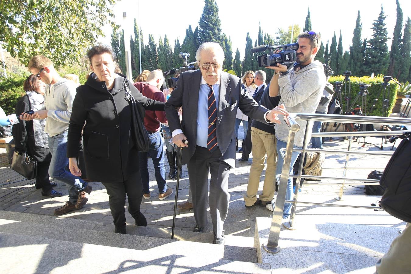 Fotos del funeral de Rita Barberá en el Tanatorio de Valencia