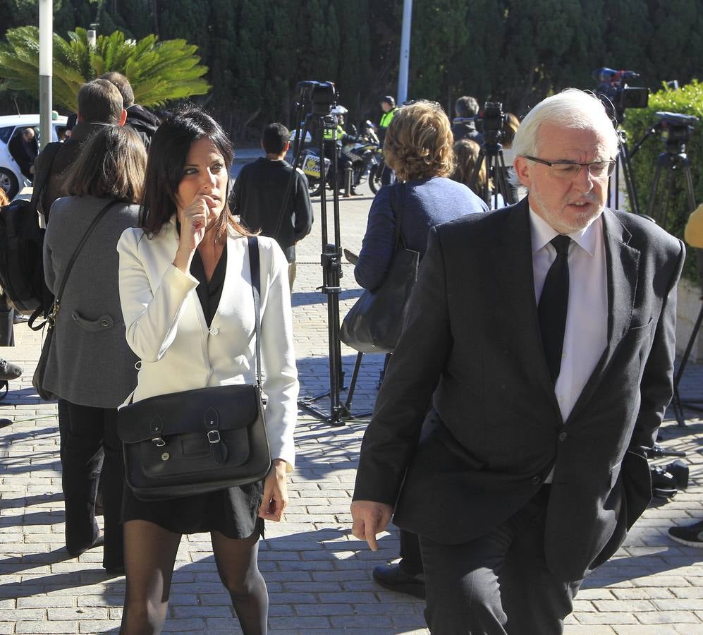 Fotos del funeral de Rita Barberá en el Tanatorio de Valencia