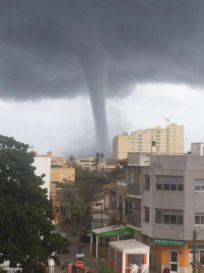 Fotos del tornado que se ha formado frente a Sueca y El Perelló