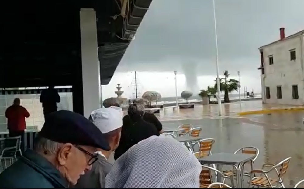 Fotos del tornado que se ha formado frente a Sueca y El Perelló