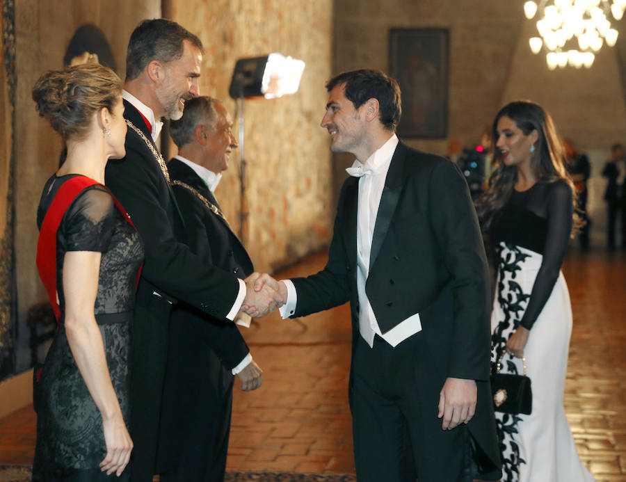 Fotos de Iker Casillas y Sara Carbonero con los Reyes en Portugal