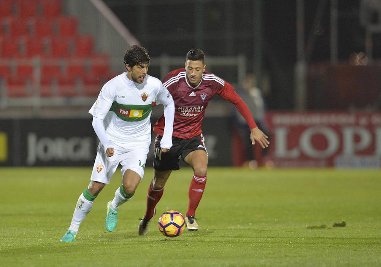 Las imágenes del Mirandés - Elche (1-0)